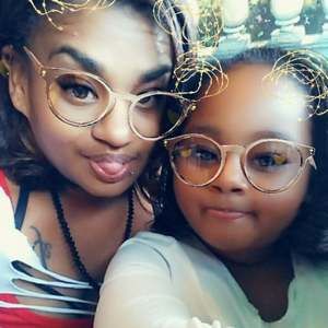 Meet your Posher, Shaina